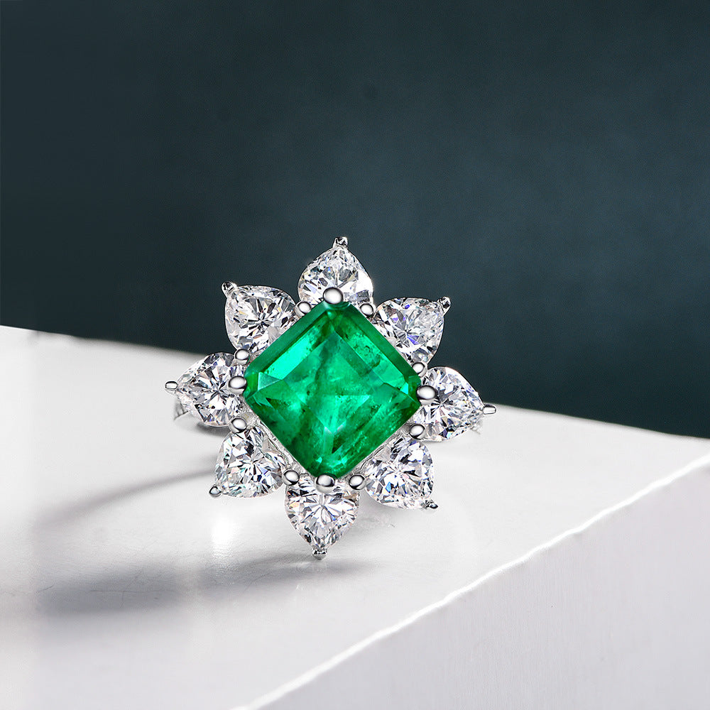 Emerald Gemstone Snow Style Silver Ring